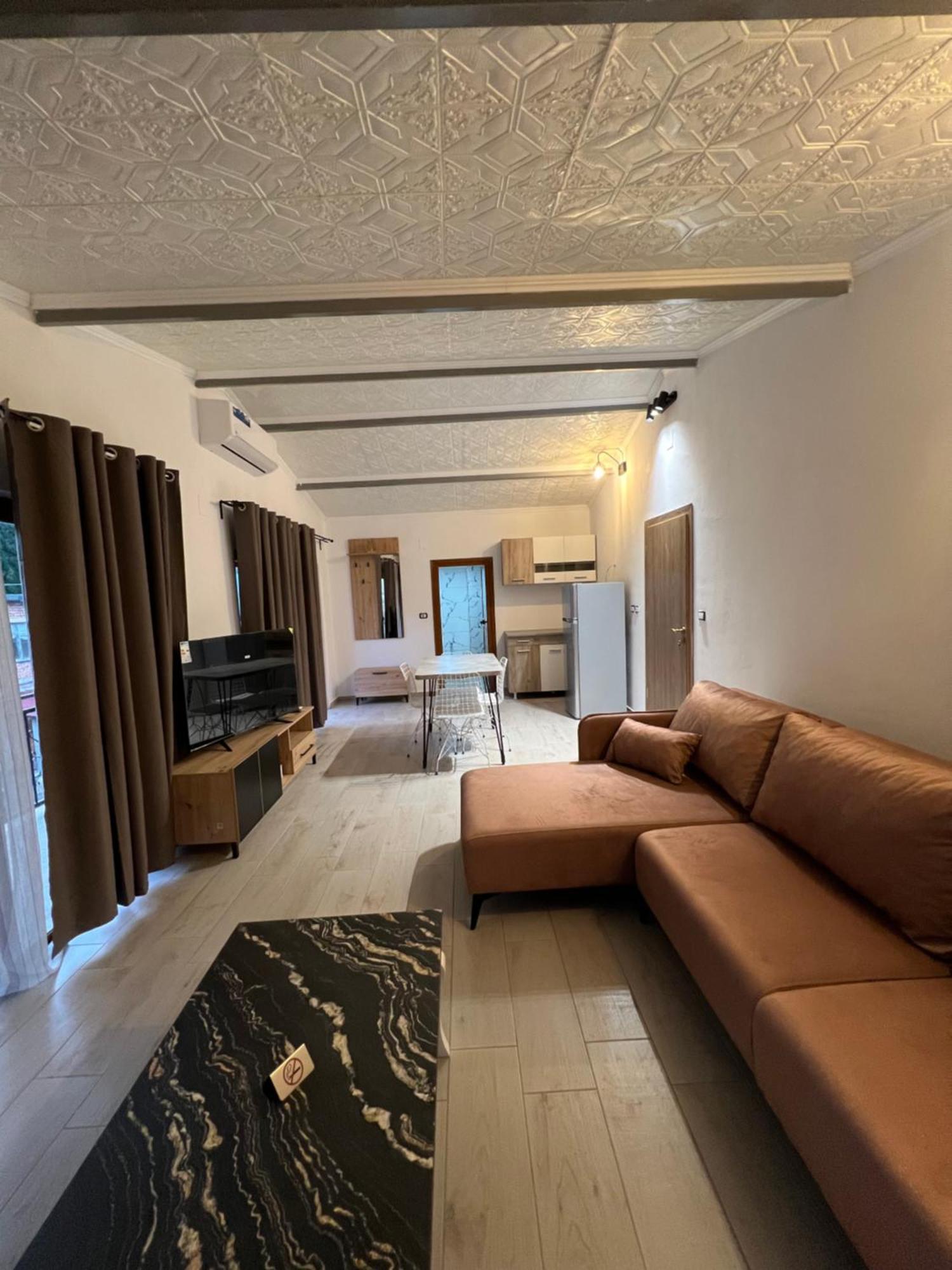 Sajmir Suites Përmet エクステリア 写真