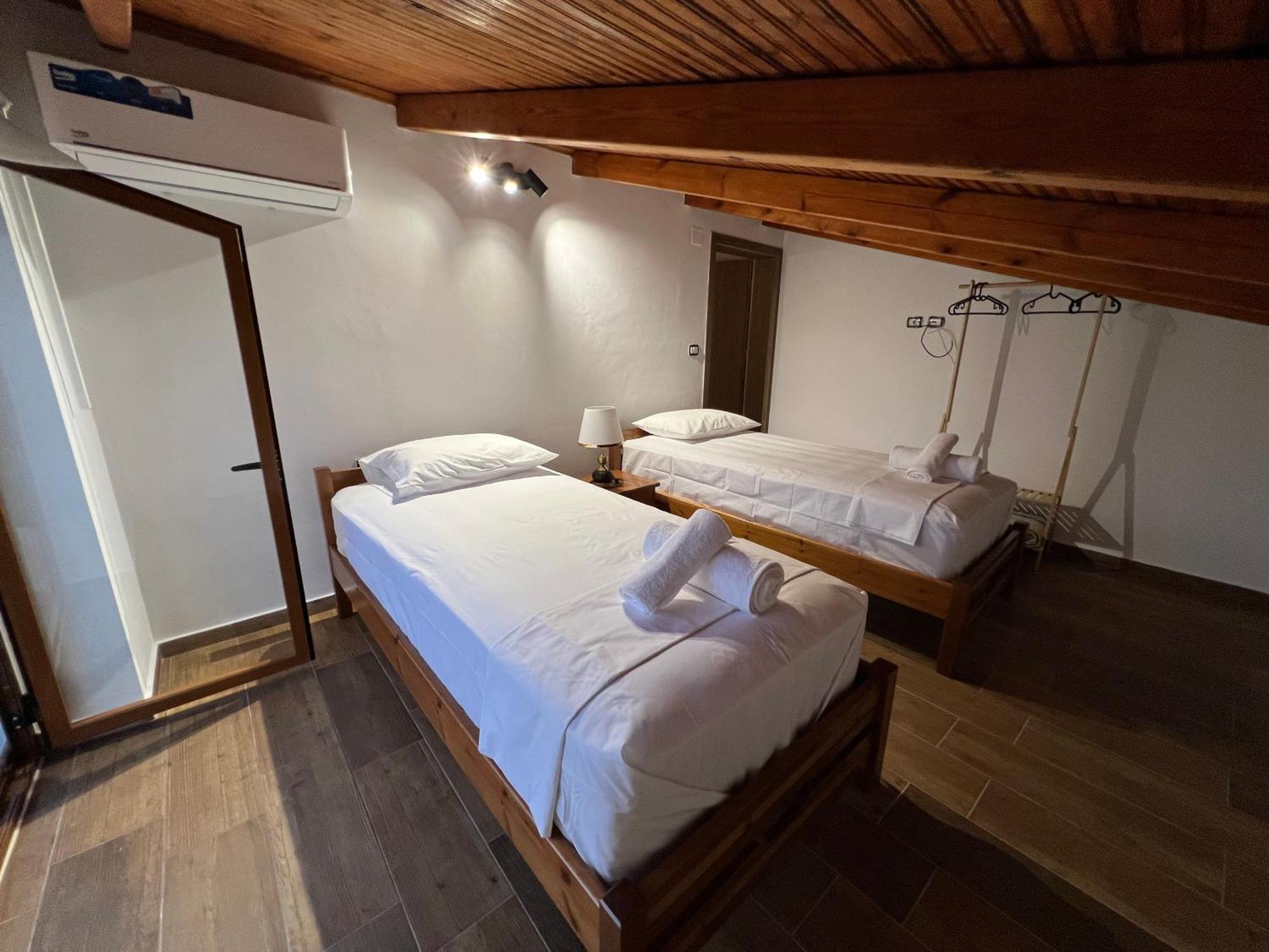Sajmir Suites Përmet エクステリア 写真
